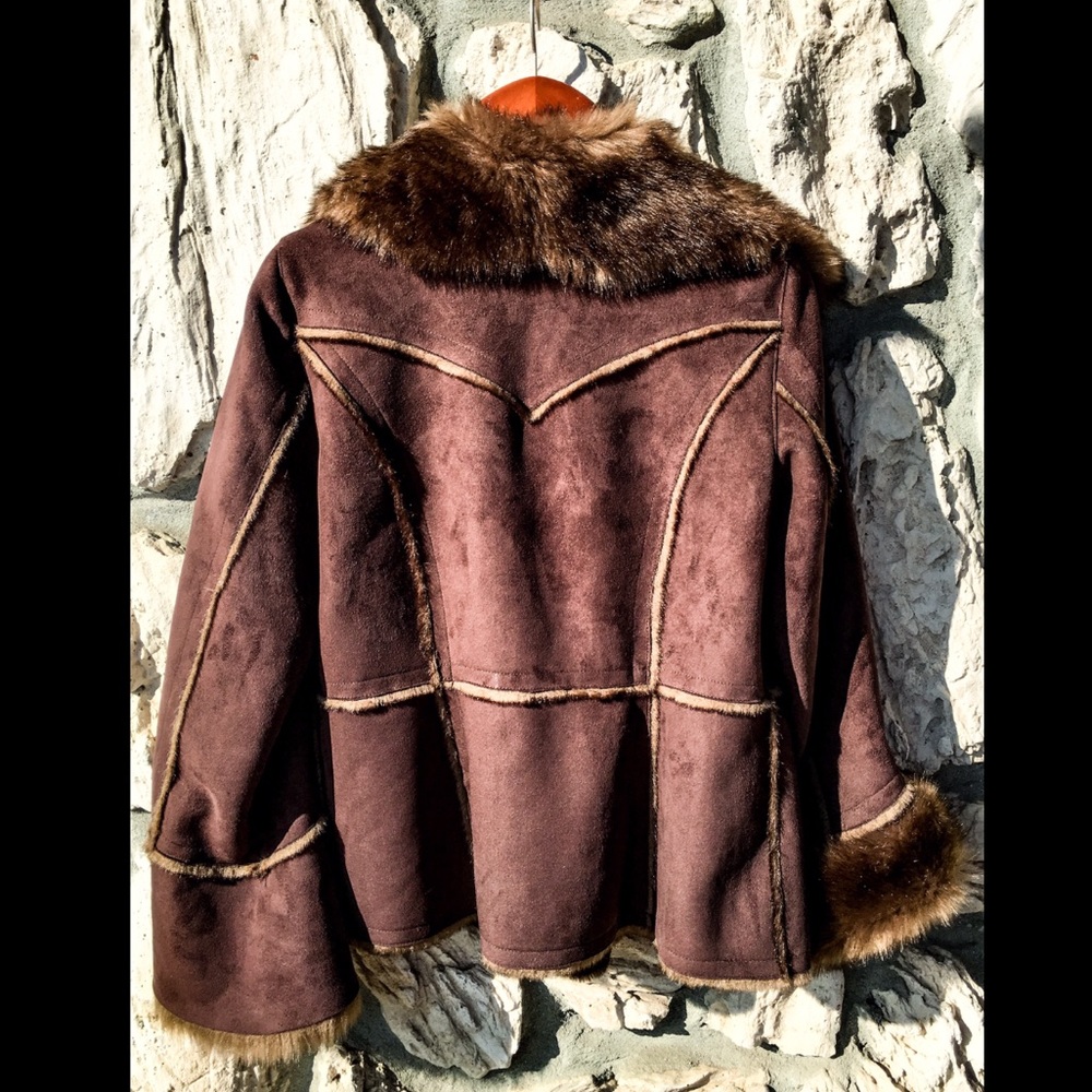 Platinum Utex Shearling, Chocolate Vegan Fur+Suede - Picture 2 of 7